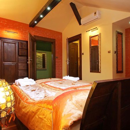 Palac Saturna เชลาดช์ ห้อง รูปภาพ